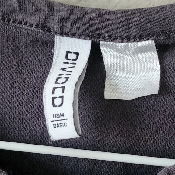 Slightly Cropped Gray Top - Picture 3 of 3